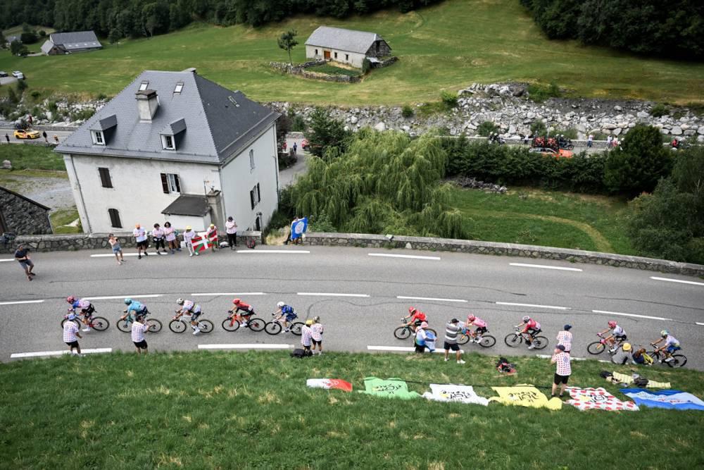 Tadej Pogacar y UAE Team Emirates, colosales en los Pirineos $!Tadej Pogacar y UAE Team Emirates, colosales en los Pirineos