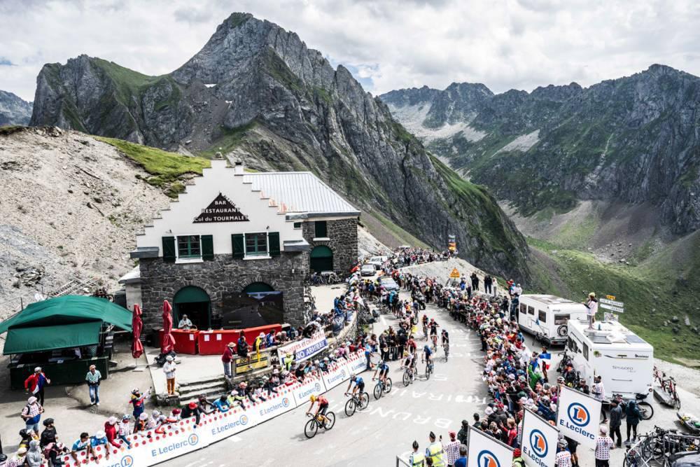 Tadej Pogacar y UAE Team Emirates, colosales en los Pirineos $!Tadej Pogacar y UAE Team Emirates, colosales en los Pirineos