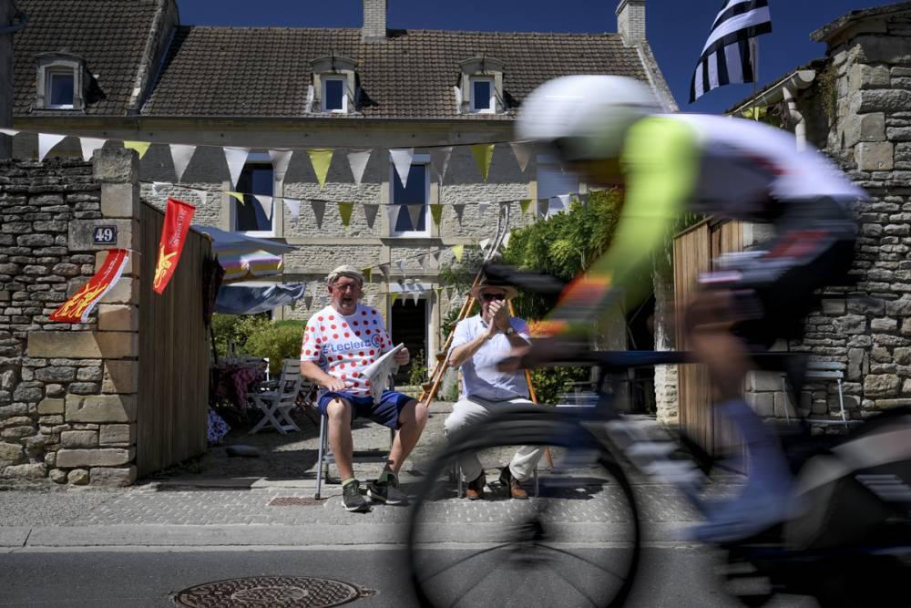 Remco Evenepoel arrasa en la contrarreloj de Caen y Pogacar se viste de amarillo en el Tour de Francia $!Remco Evenepoel arrasa en la contrarreloj de Caen y Pogacar se viste de amarillo en el Tour de Francia