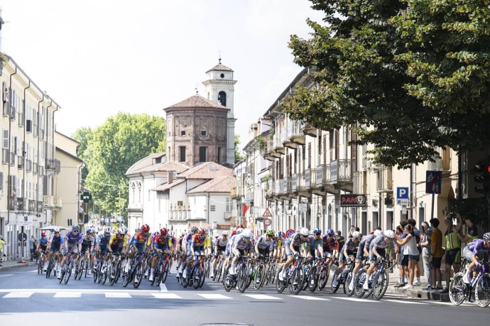 Jasper Philipsen se impone en Turín y se viste de rojo en el arranque histórico de la Vuelta a España $!Jasper Philipsen se impone en Turín y se viste de rojo en el arranque histórico de la Vuelta a España