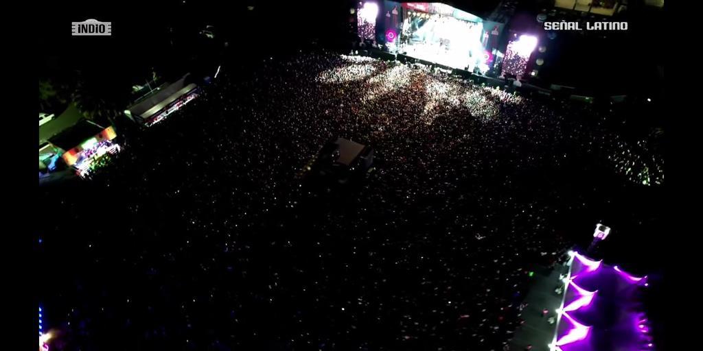 Más de 80 mil personas acudieron al Festival Vive Latino. $!Más de 80 mil personas acudieron al Festival Vive Latino.