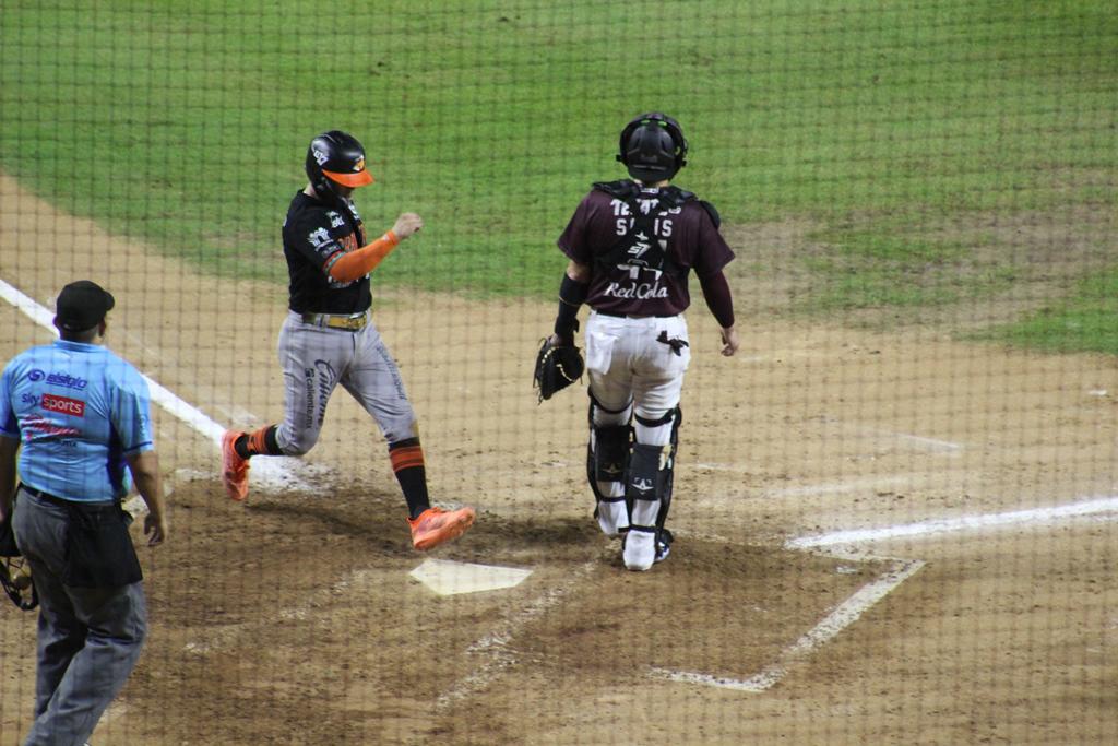Naranjeros remonta y arrebata a Tomateros el Clásico de la LMP $!Naranjeros remonta y arrebata a Tomateros el Clásico de la LMP