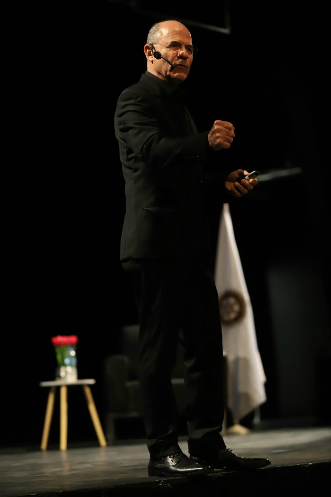 Invita Luis Arturo Sánchez en Mazatlán a vivir una vida plena $!Invita Luis Arturo Sánchez en Mazatlán a vivir una vida plena
