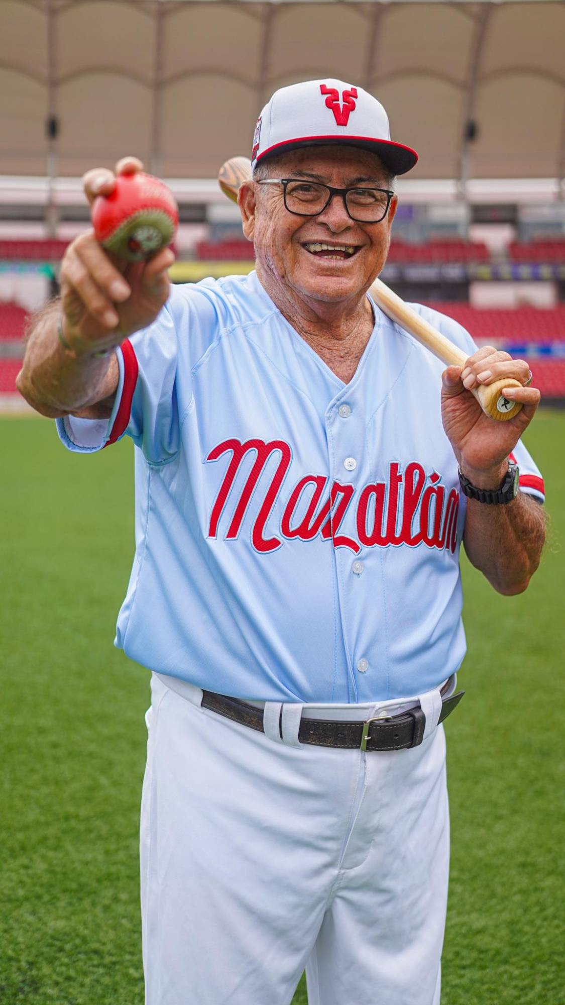Carlos ‘El Chaflan’ López revela el cuarto jersey de Venados para la Temporada 2025-2026 $!Carlos ‘El Chaflan’ López revela el cuarto jersey de Venados para la Temporada 2025-2026