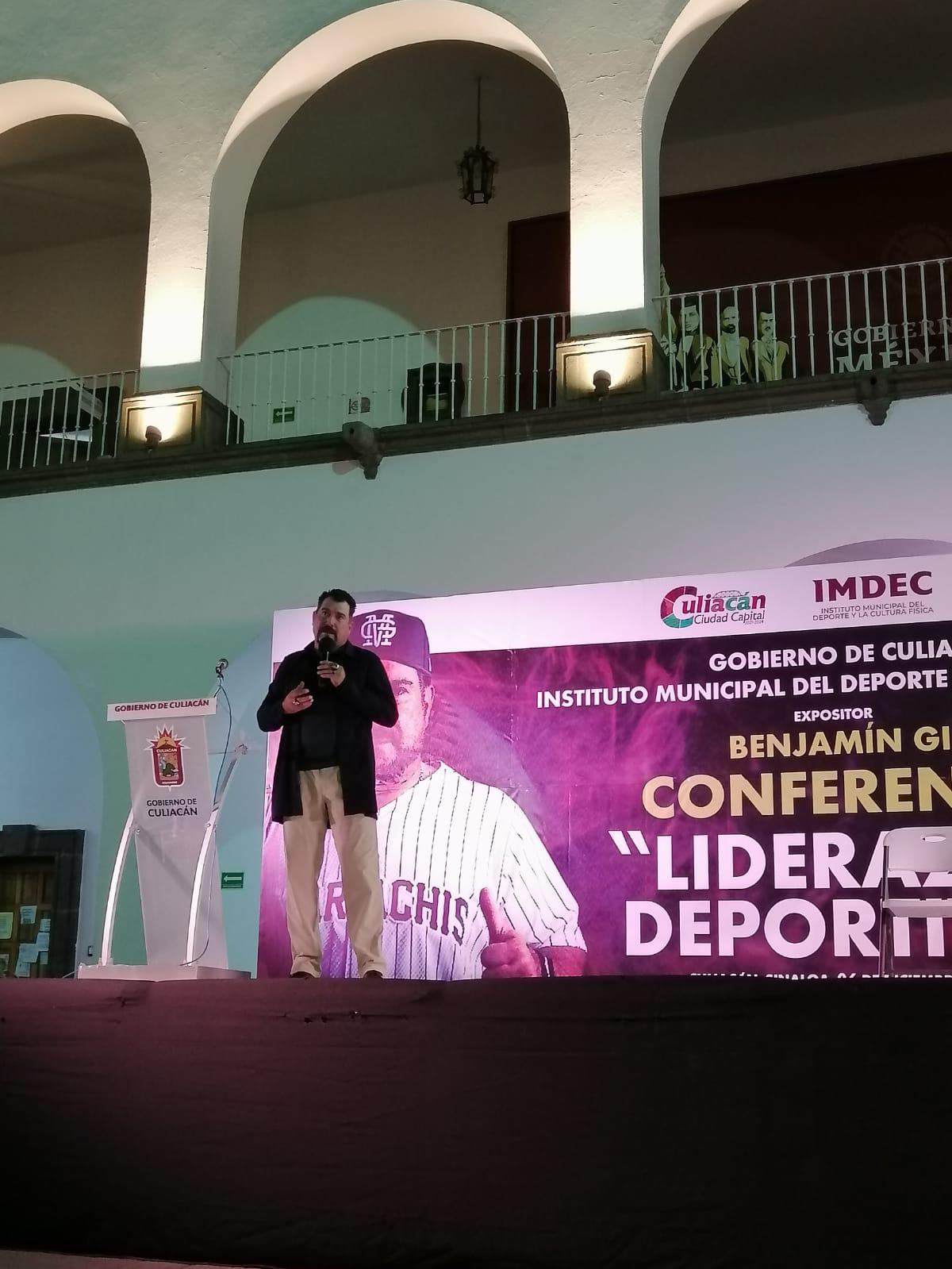 Benjamín Gil, mánager de Tomateros de Culiacán, imparte conferencia ‘Liderazgo Deportivo’ $!Benjamín Gil, mánager de Tomateros de Culiacán, imparte conferencia ‘Liderazgo Deportivo’