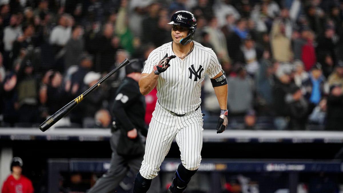 Soto y Stanton suenan jonrones, Yanquis vence a descontrolados Guardianes al abrir serie $!Soto y Stanton suenan jonrones, Yanquis vence a descontrolados Guardianes al abrir serie