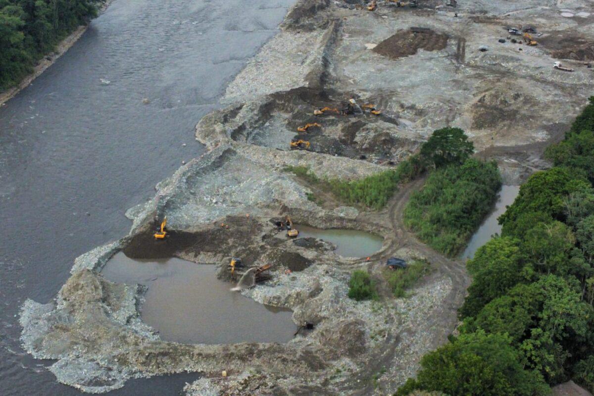 Minería en los ríos de la provincia de Napo. $!Minería en los ríos de la provincia de Napo.