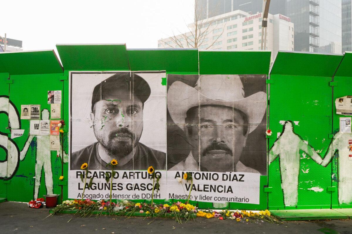 Familiares de defensores desaparecidos realizaron una manifestación en la Glorieta de las y los desaparecidos, en la Ciudad de México, el 22 de enero de 2023. $!Familiares de defensores desaparecidos realizaron una manifestación en la Glorieta de las y los desaparecidos, en la Ciudad de México, el 22 de enero de 2023.