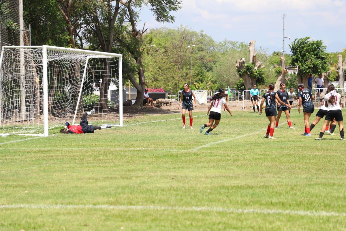 Sinaloa va por la medalla de oro en futbol femenil de la Olimpiada Nacional $!Sinaloa va por la medalla de oro en futbol femenil de la Olimpiada Nacional