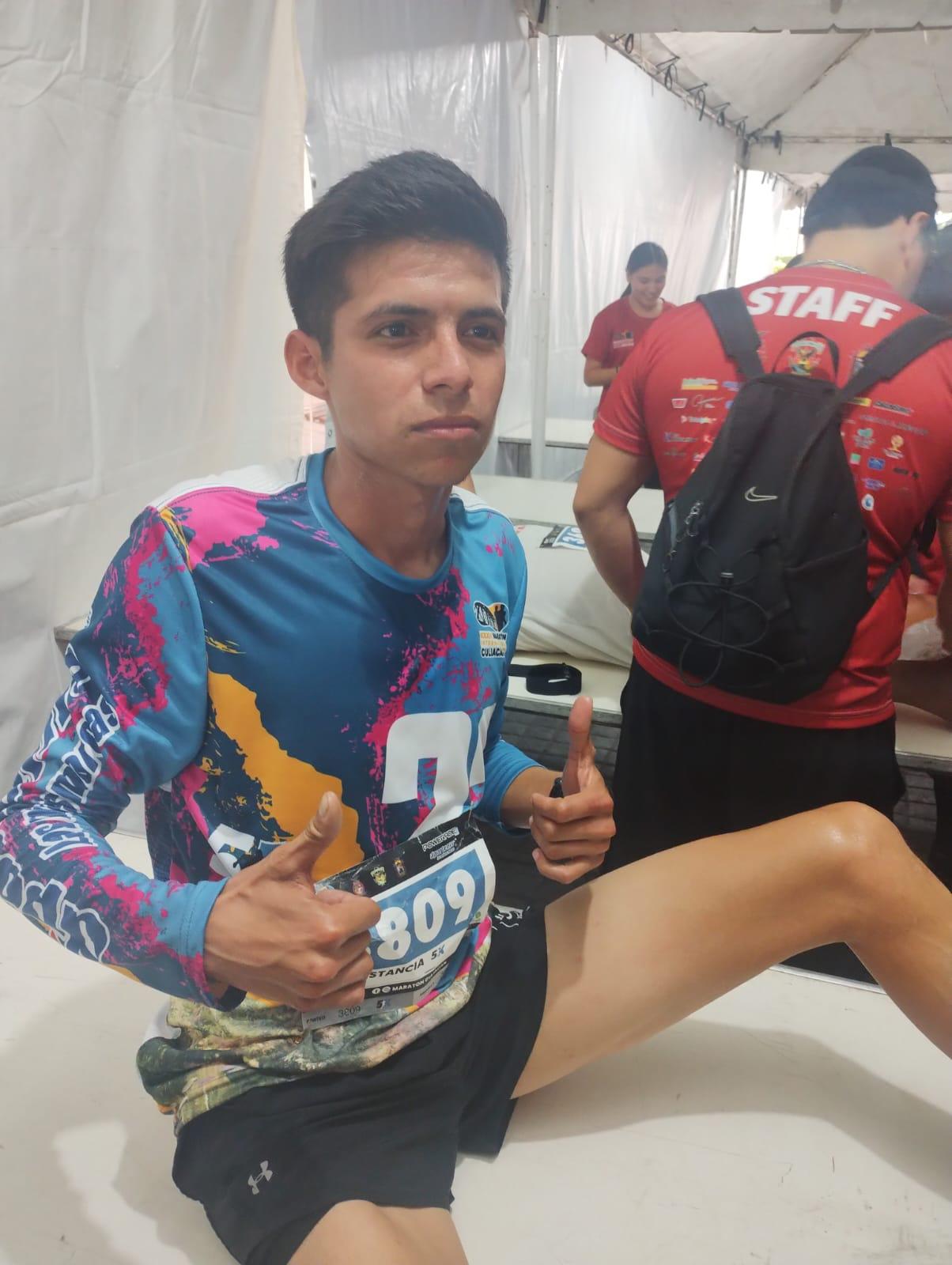 Irrumpe el escuinapense Roberto Medina en el Maratón Internacional de Culiacán $!Irrumpe el escuinapense Roberto Medina en el Maratón Internacional de Culiacán
