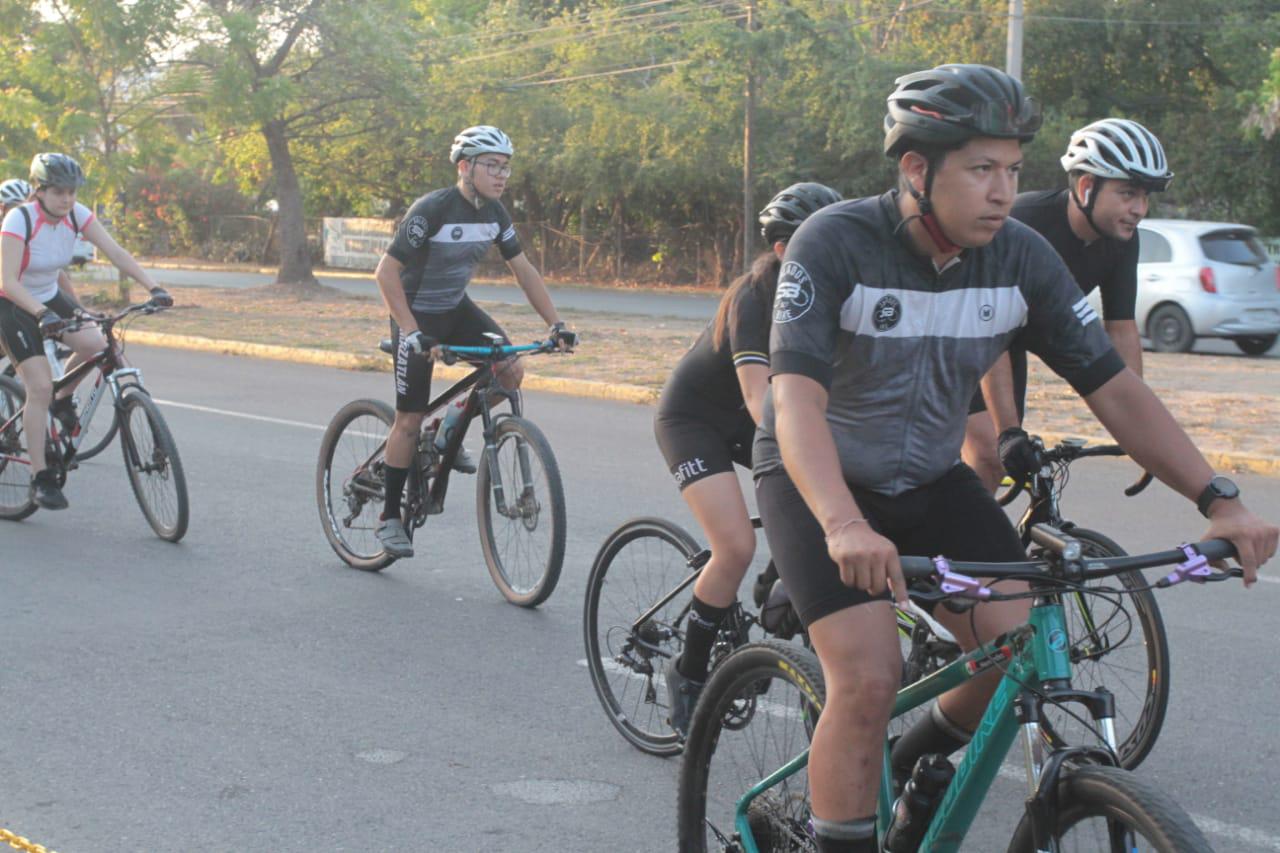 Decenas de ciclistas conmemoran Día Mundial de la Bicicleta en Mazatlán $!Decenas de ciclistas conmemoran Día Mundial de la Bicicleta en Mazatlán