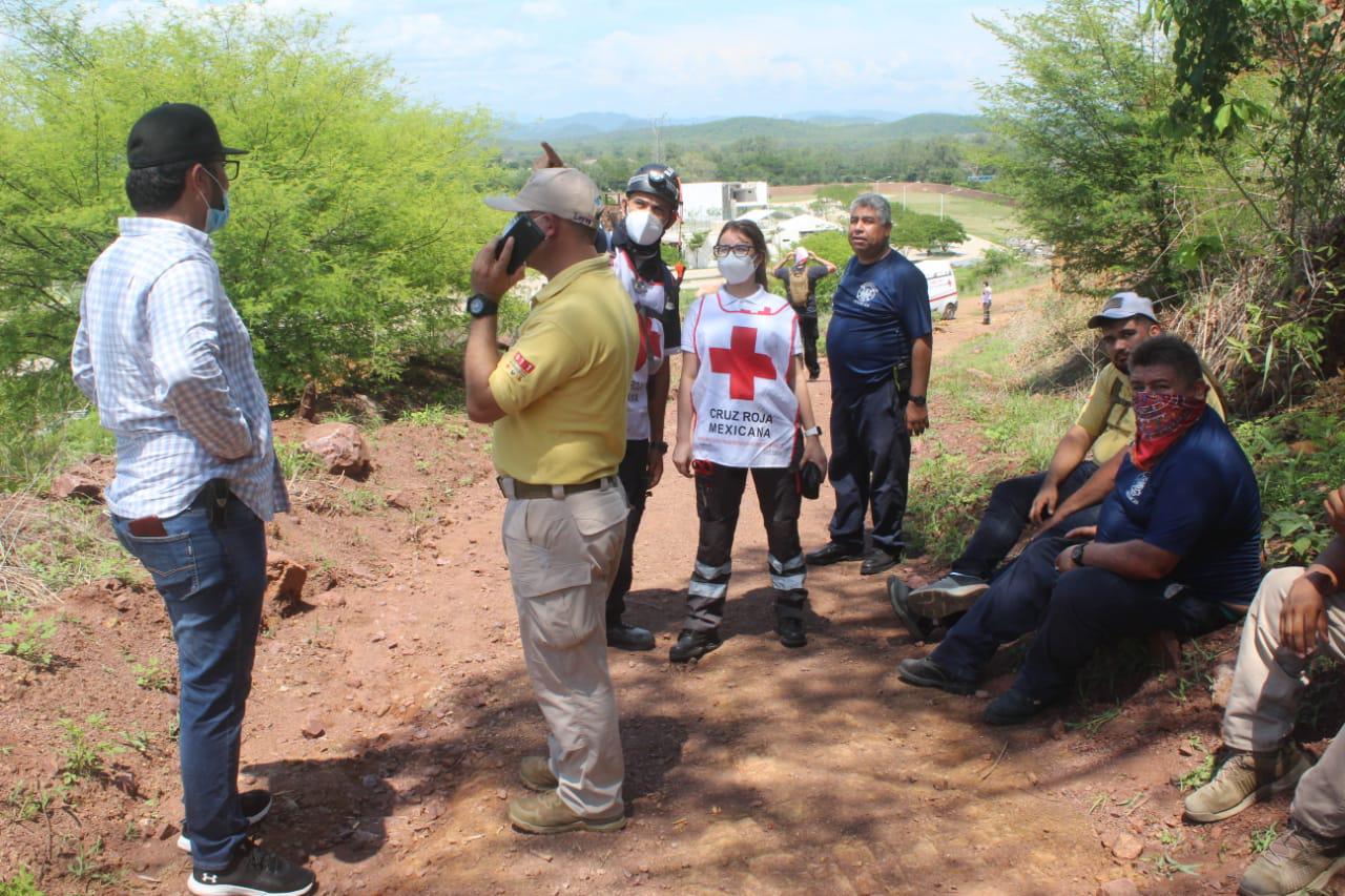 Rescatan a una menor y dos jóvenes perdidos en cerro de Culiacán $!Rescatan a una menor y dos jóvenes perdidos en cerro de Culiacán