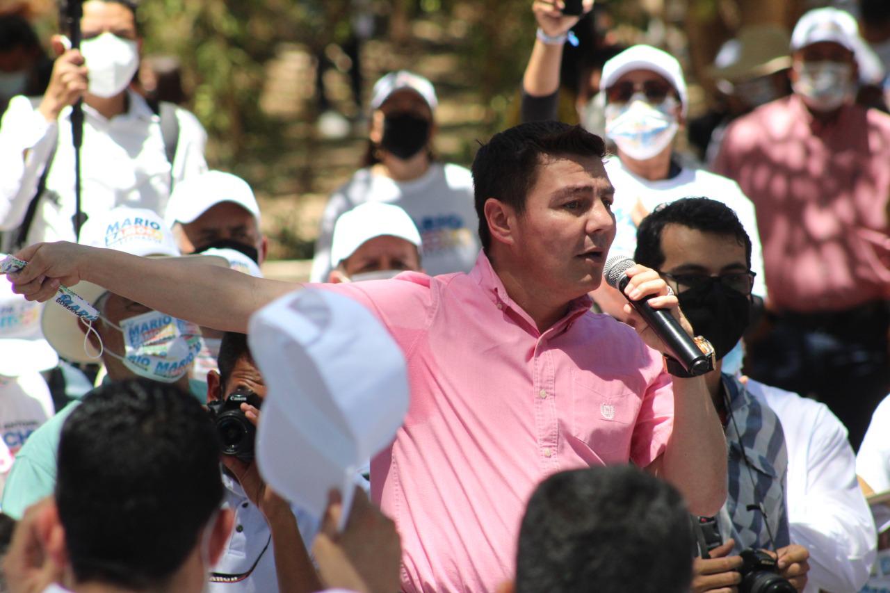 ‘Travieso’ Arce hace campaña con Mario Zamora y pidió unirse para no andar como Cuba o Venezuela $!‘Travieso’ Arce hace campaña con Mario Zamora y pidió unirse para no andar como Cuba o Venezuela