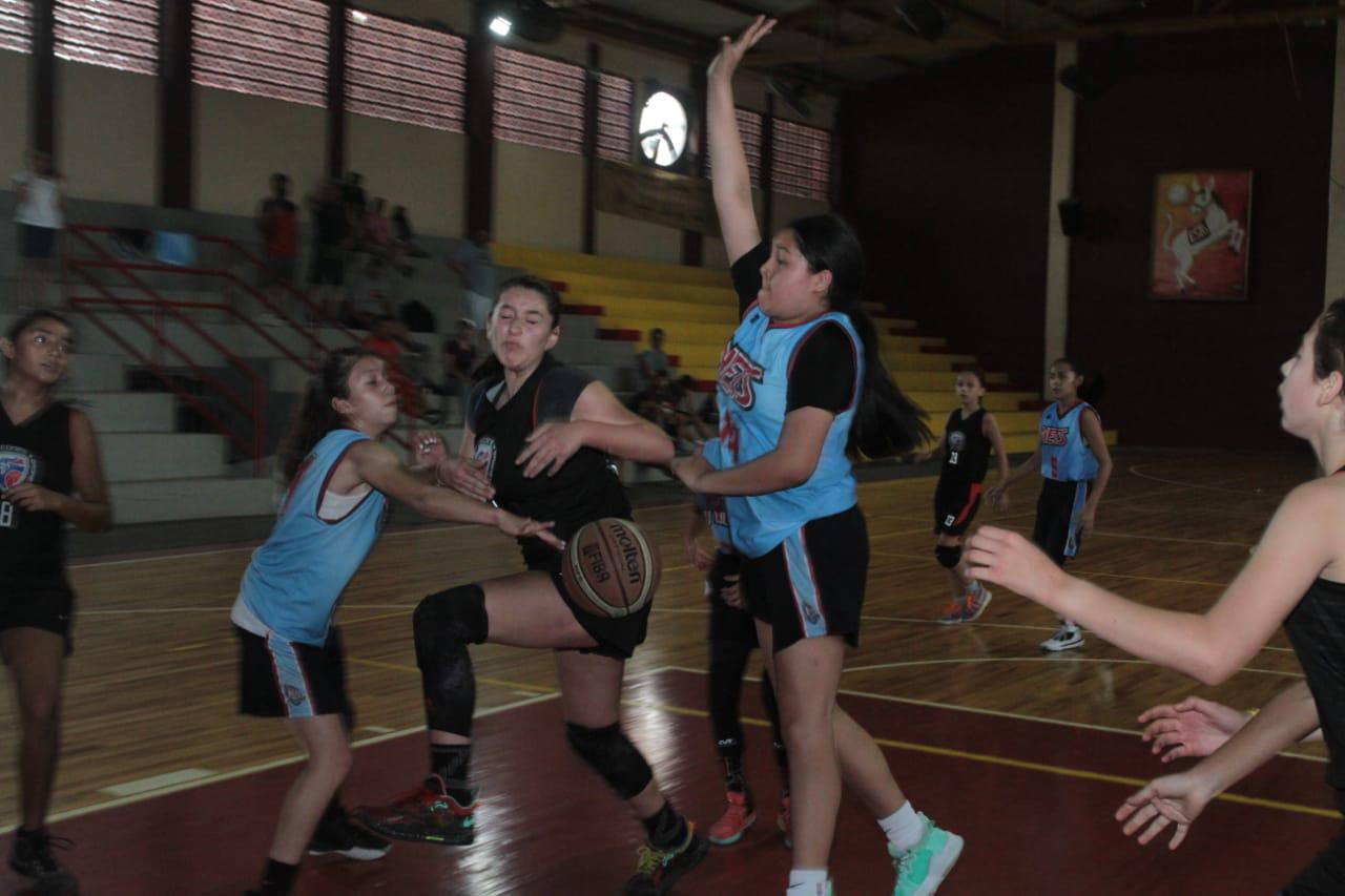 Leones Monterrey logra su segundo triunfo en la Copa Mazatlán de Basketball $!Leones Monterrey logra su segundo triunfo en la Copa Mazatlán de Basketball