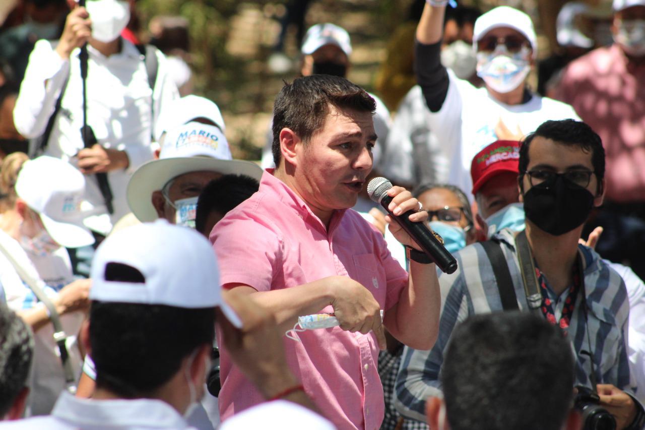 ‘Travieso’ Arce hace campaña con Mario Zamora y pidió unirse para no andar como Cuba o Venezuela $!‘Travieso’ Arce hace campaña con Mario Zamora y pidió unirse para no andar como Cuba o Venezuela