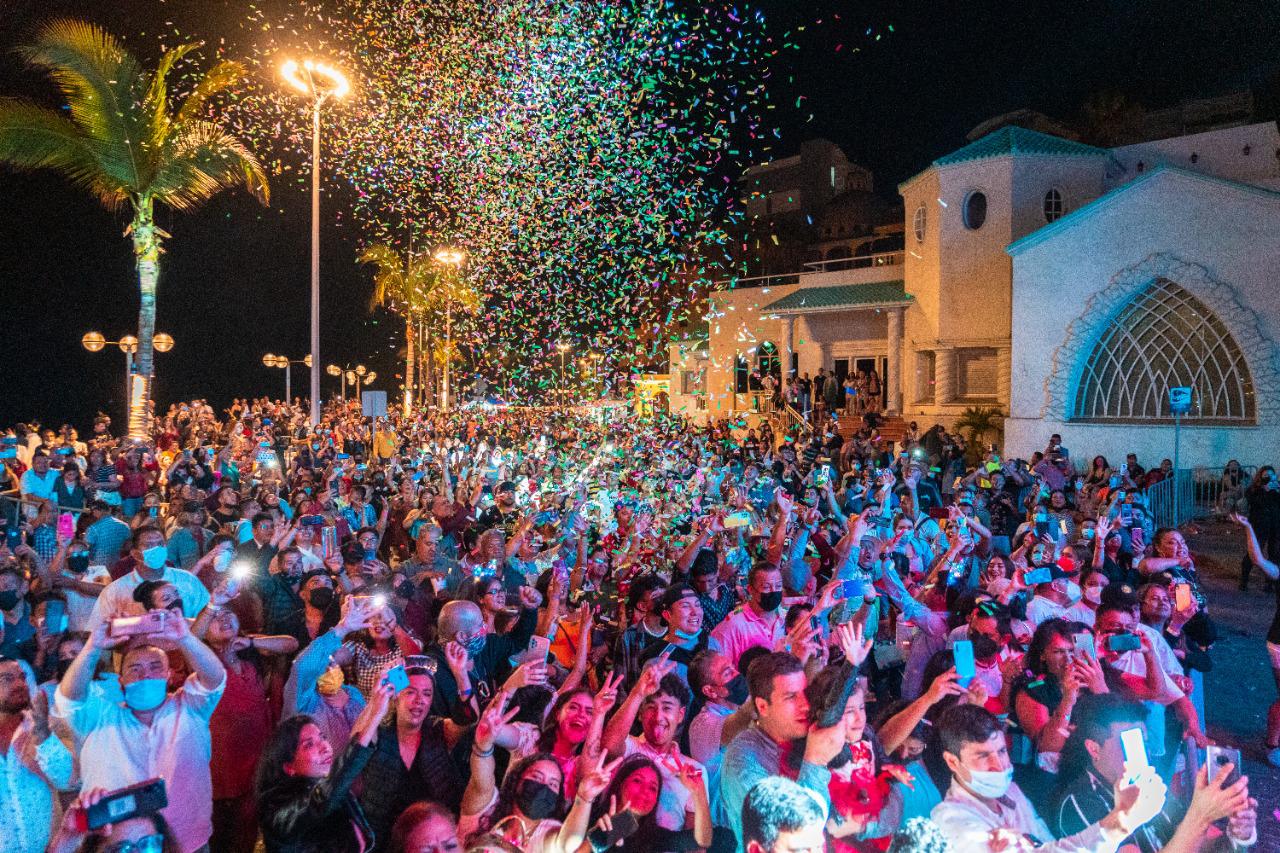 Su Majestad Mi Banda El Mexicano celebra Año Nuevo en Mazatlán $!Su Majestad Mi Banda El Mexicano celebra Año Nuevo en Mazatlán