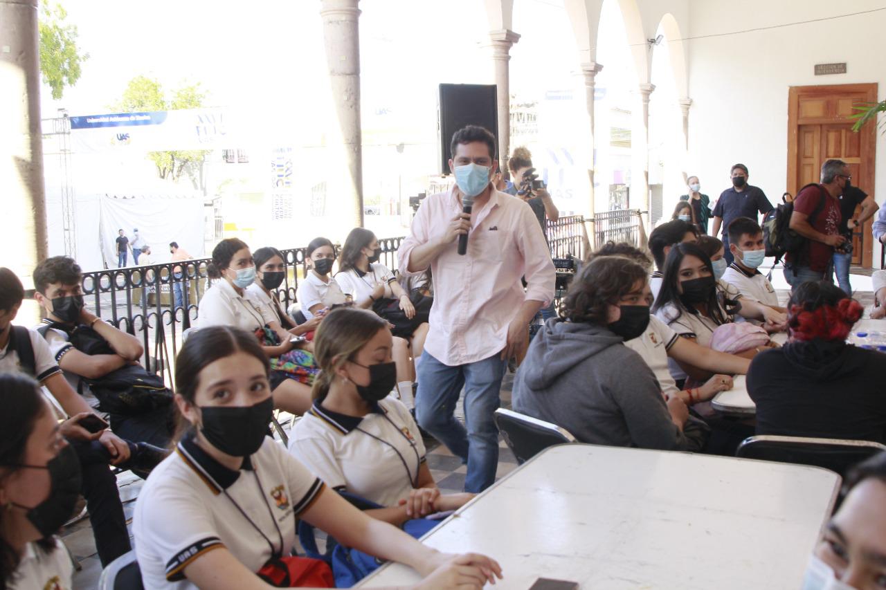 Llegan cuentos, poesía y artes visuales al Festival Universitario $!Llegan cuentos, poesía y artes visuales al Festival Universitario