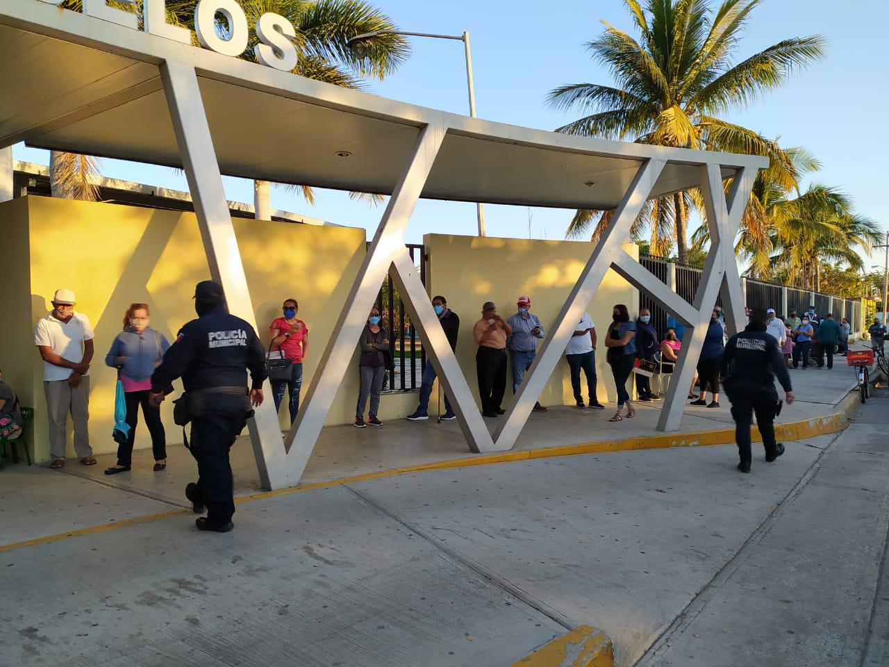 Llegan más de 168 mil vacunas de AstraZeneca para Culiacán, Escuinapa y Mazatlán $!Llegan más de 168 mil vacunas de AstraZeneca para Culiacán, Escuinapa y Mazatlán