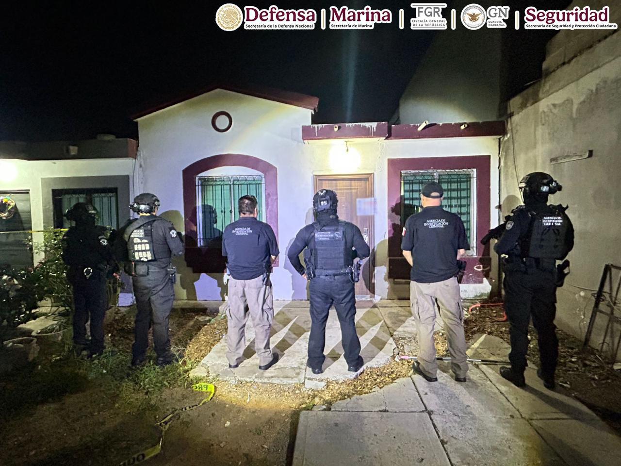 Decomisan arsenal y drogas tras cateo en Culiacán $!Decomisan arsenal y drogas tras cateo en Culiacán