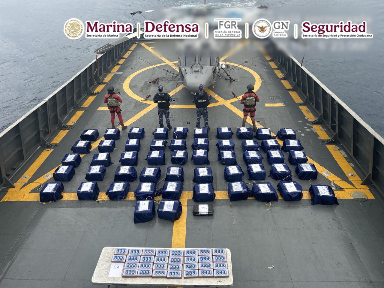 Marina asegura mil 600 kilos de cocaína frente a costas de Guerrero $!Marina asegura mil 600 kilos de cocaína frente a costas de Guerrero