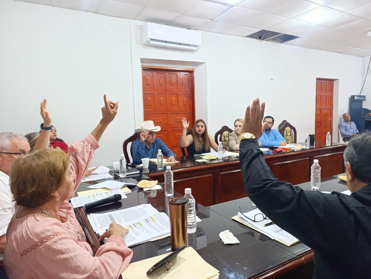Cabildo de Escuinapa avala a Cristian Huerta como Oficial Mayor $!Cabildo de Escuinapa avala a Cristian Huerta como Oficial Mayor