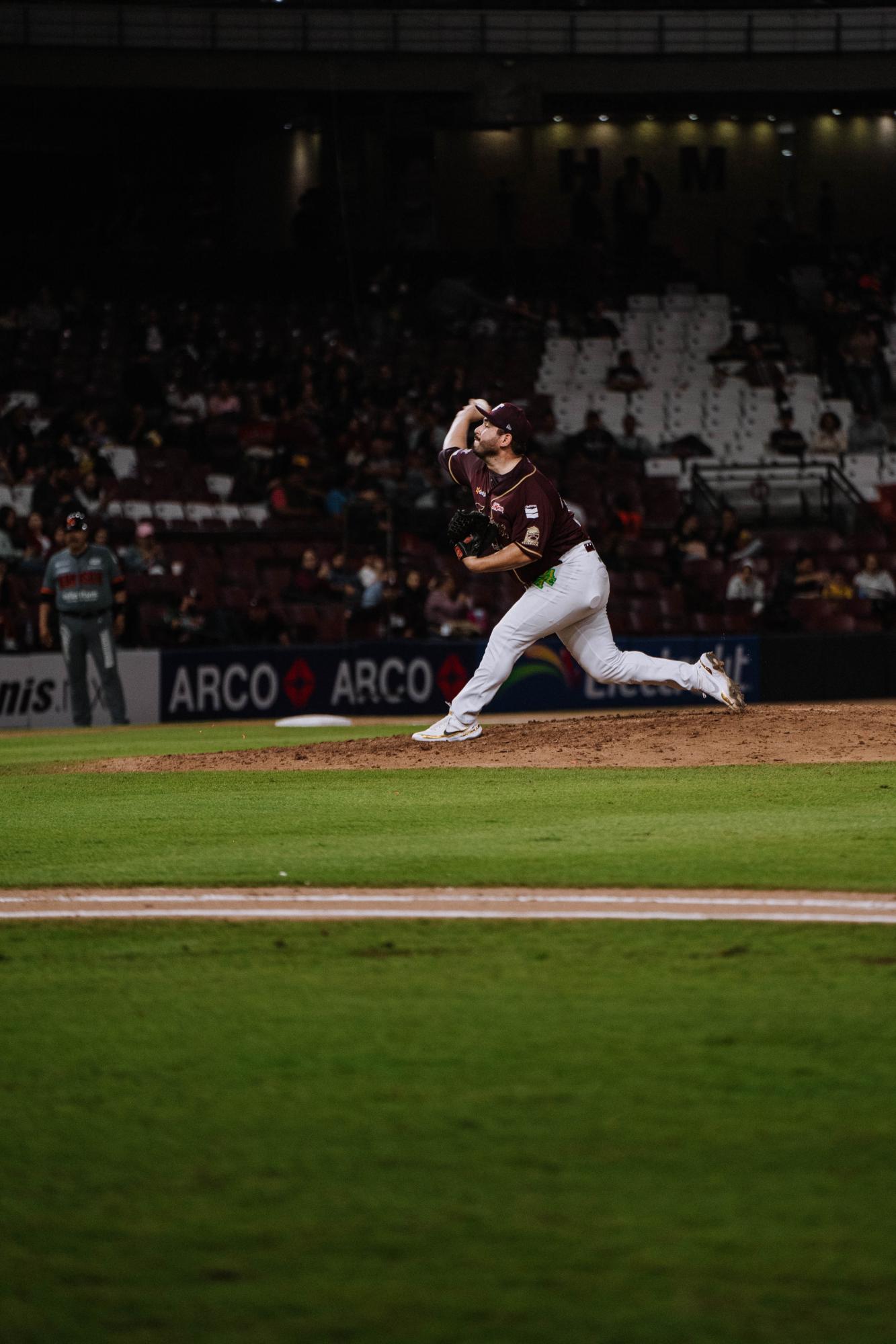 Tomateros no levanta y pierde la serie ante Naranjeros $!Tomateros no levanta y pierde la serie ante Naranjeros