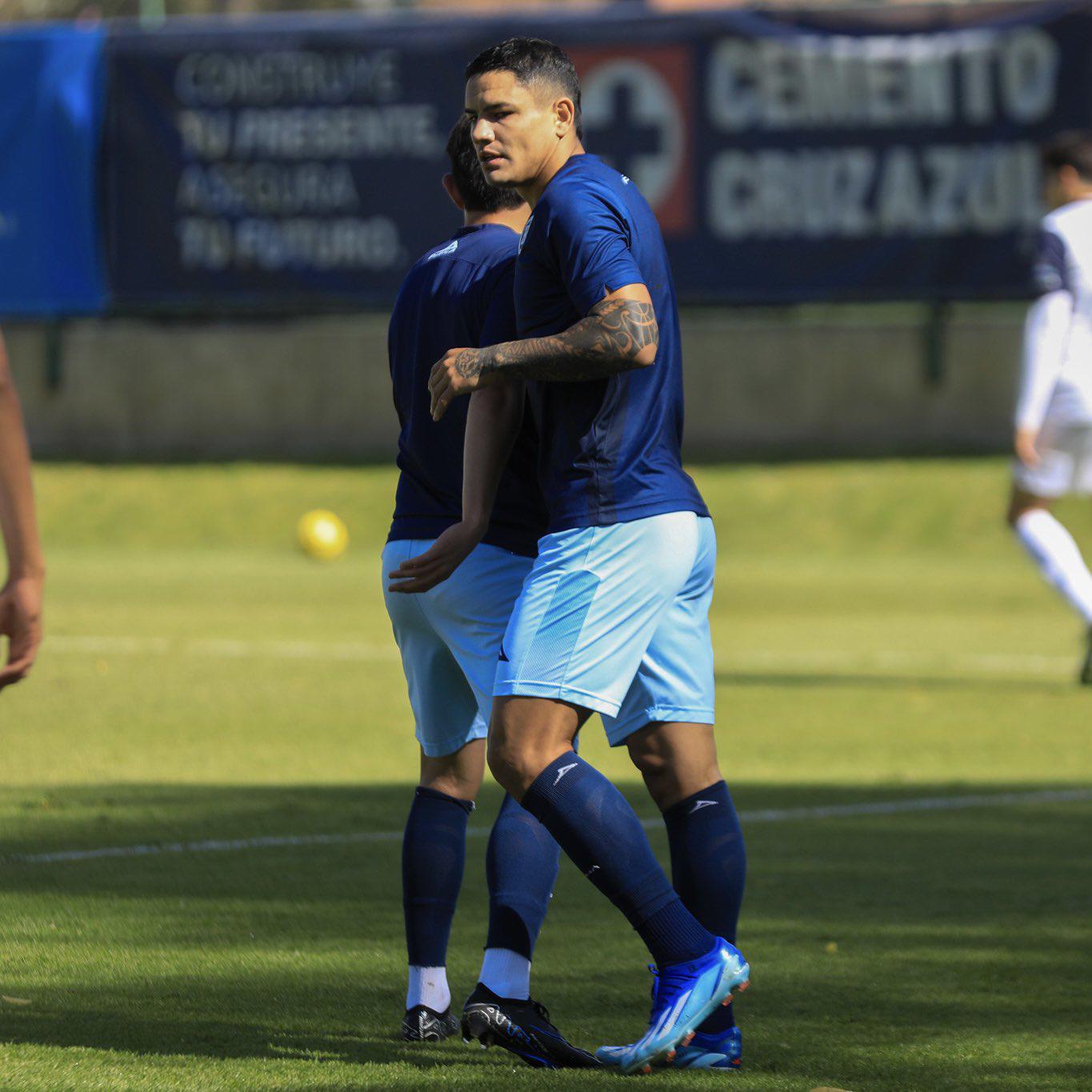 ‘Toro’ Fernández debuta con gol en la victoria de Cruz Azul ante Atlante $!‘Toro’ Fernández debuta con gol en la victoria de Cruz Azul ante Atlante