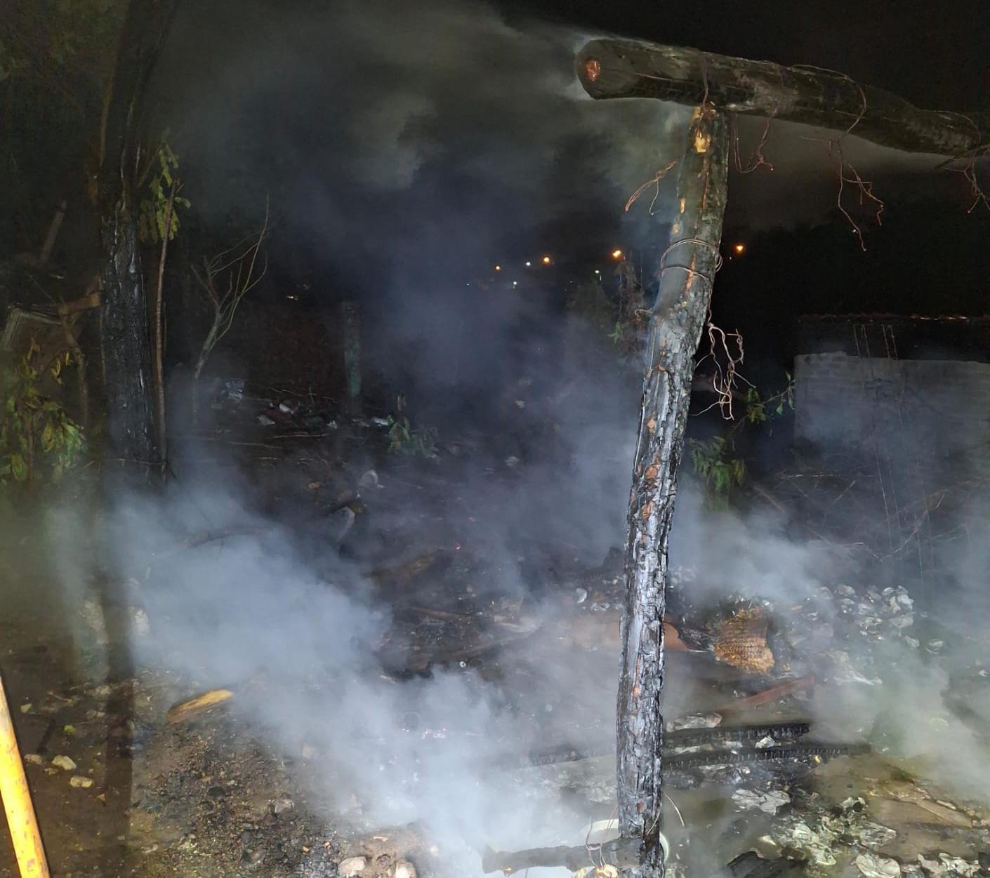 Muere adulto mayor al incendiarse su casa en Rosario $!Muere adulto mayor al incendiarse su casa en Rosario