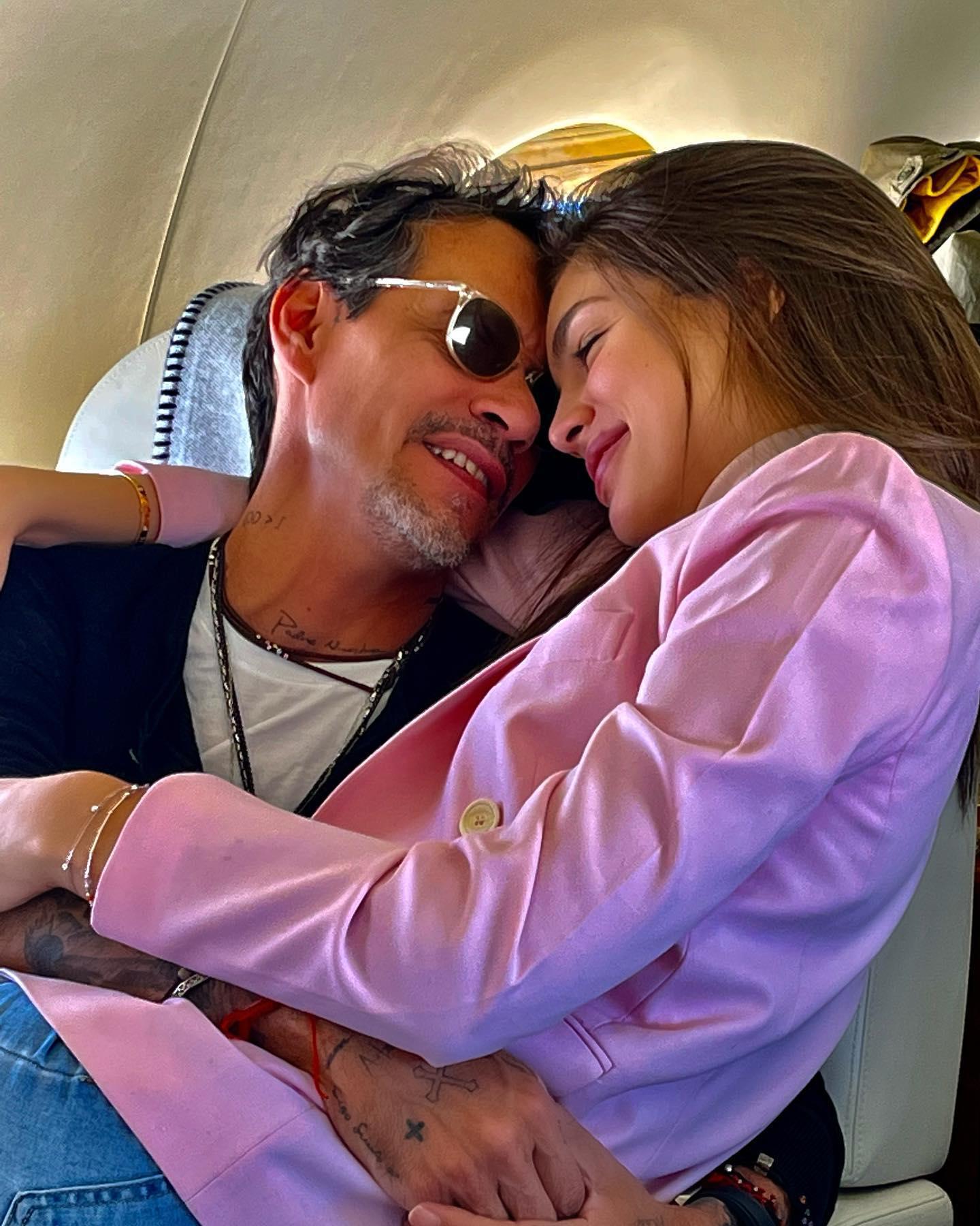 Responde novia de Marc Anthony a críticas por su noviazgo con el cantante $!Responde novia de Marc Anthony a críticas por su noviazgo con el cantante