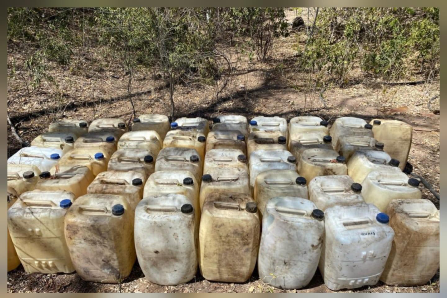 Ejército asegura cinco centros con precursores químicos en Culiacán y Badiraguato $!Ejército asegura cinco centros con precursores químicos en Culiacán y Badiraguato