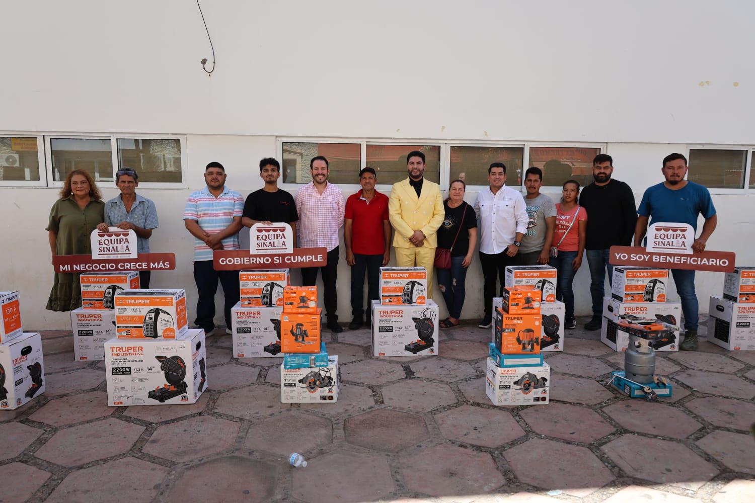 Equipan a emprendedores y microempresarios del municipio de Elota $!Equipan a emprendedores y microempresarios del municipio de Elota