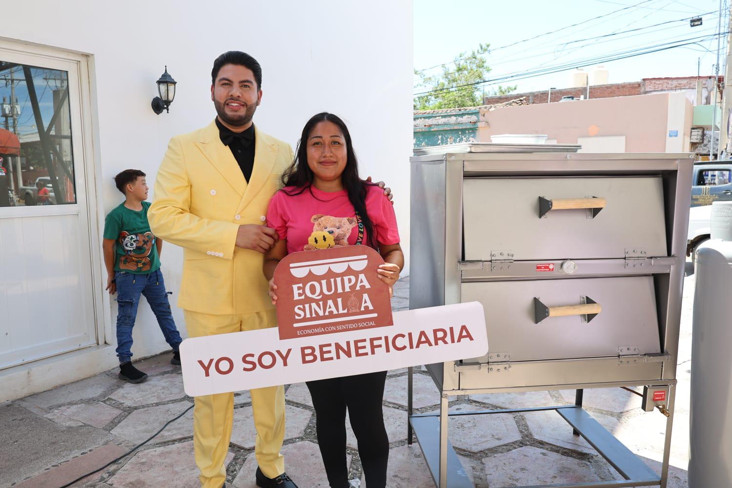 Equipan a emprendedores y microempresarios del municipio de Elota $!Equipan a emprendedores y microempresarios del municipio de Elota