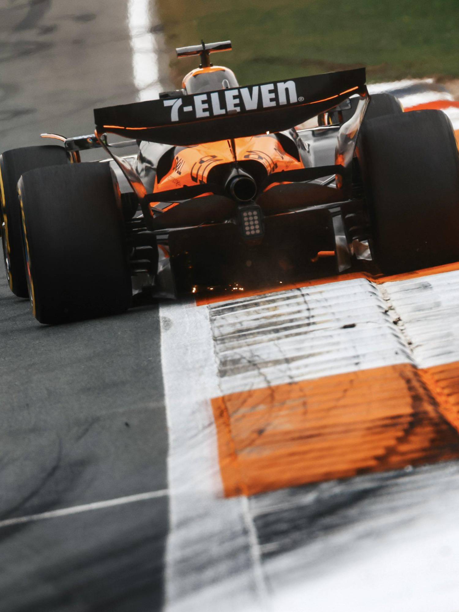 Norris lidera en Países Bajos, pero Alonso revive con un vueltón a los 44 años $!Norris lidera en Países Bajos, pero Alonso revive con un vueltón a los 44 años