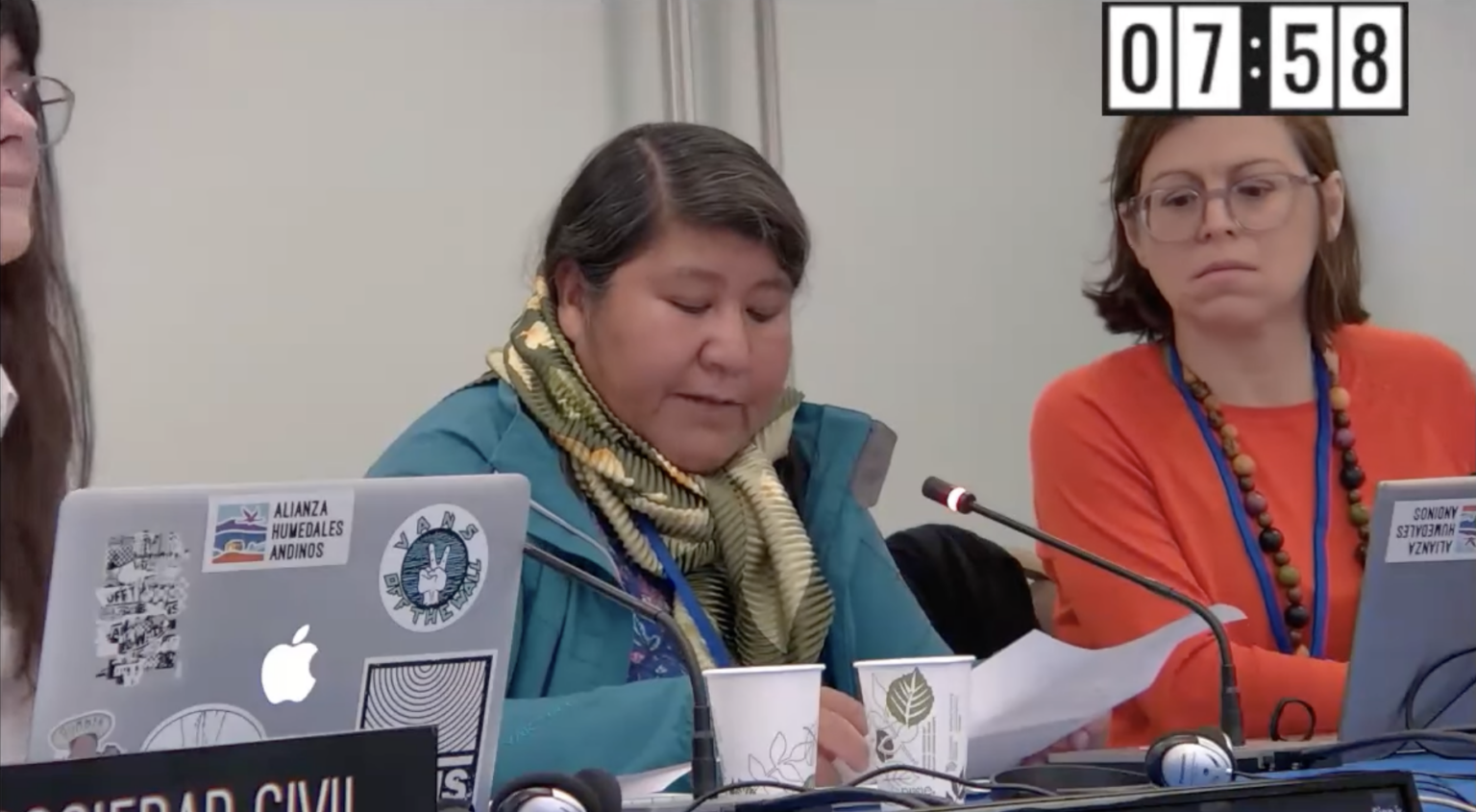 Pia Marchegiani junto a Verónica Chávez, representante de las comunidades de Salinas Grandes y Laguna de Guayatayoc, durante la audiencia ante la CIDH en noviembre del 2024. $!Pia Marchegiani junto a Verónica Chávez, representante de las comunidades de Salinas Grandes y Laguna de Guayatayoc, durante la audiencia ante la CIDH en noviembre del 2024.