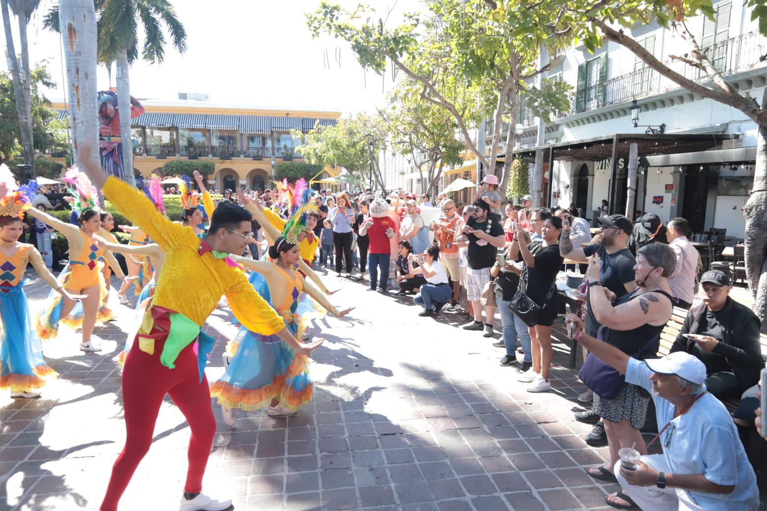 Regresan las ‘Tardes de Carnaval’ con muestra gastronómica y un ambiente de fiesta $!Regresan las ‘Tardes de Carnaval’ con muestra gastronómica y un ambiente de fiesta