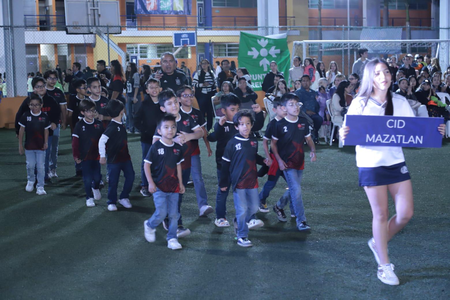 Colorida apertura de Festival Deportivo Anglo Moderno $!Colorida apertura de Festival Deportivo Anglo Moderno