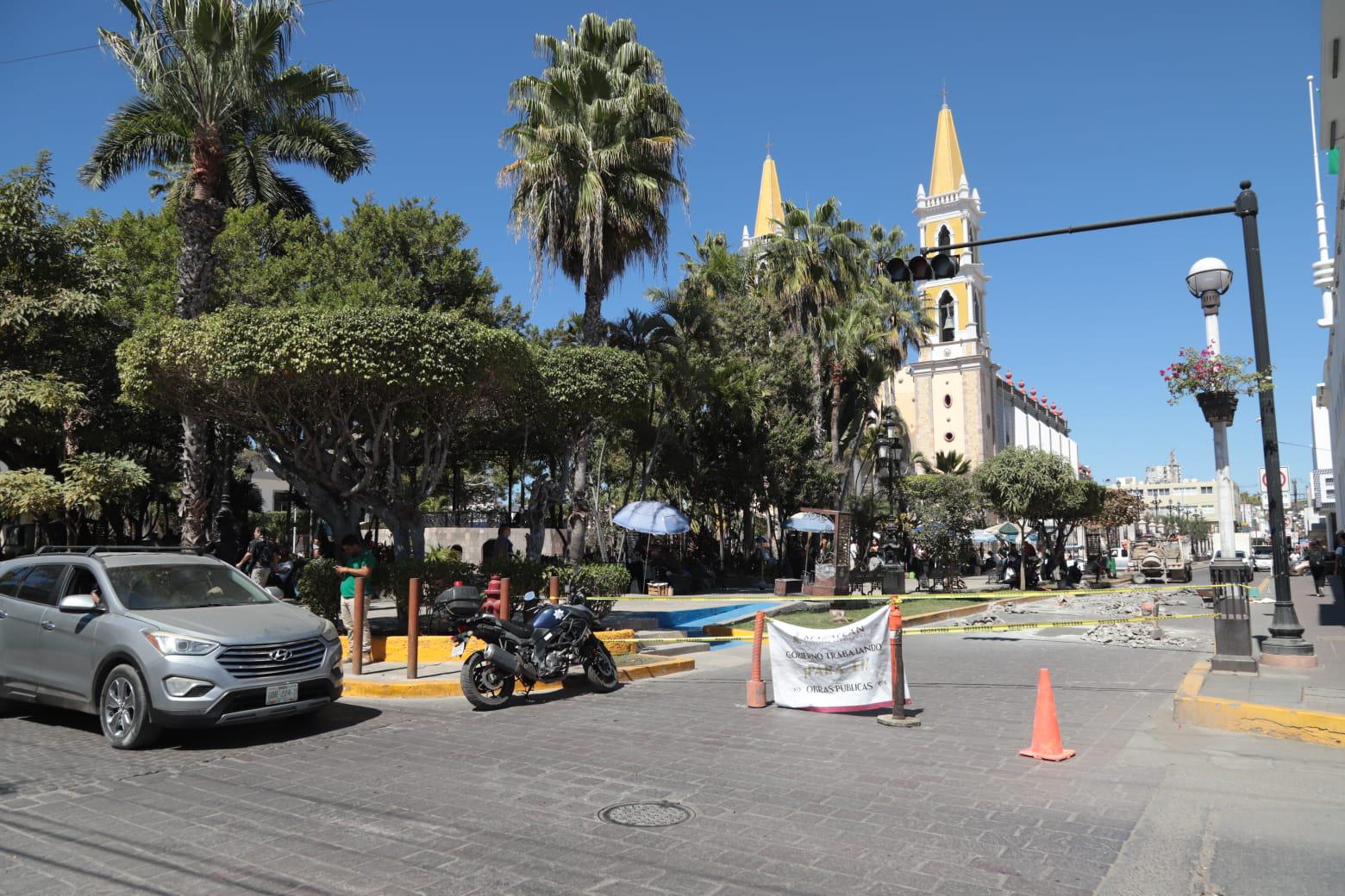 Cierran tramo de calle Benito Juárez, en el Centro, para reparar daños $!Cierran tramo de calle Benito Juárez, en el Centro, para reparar daños