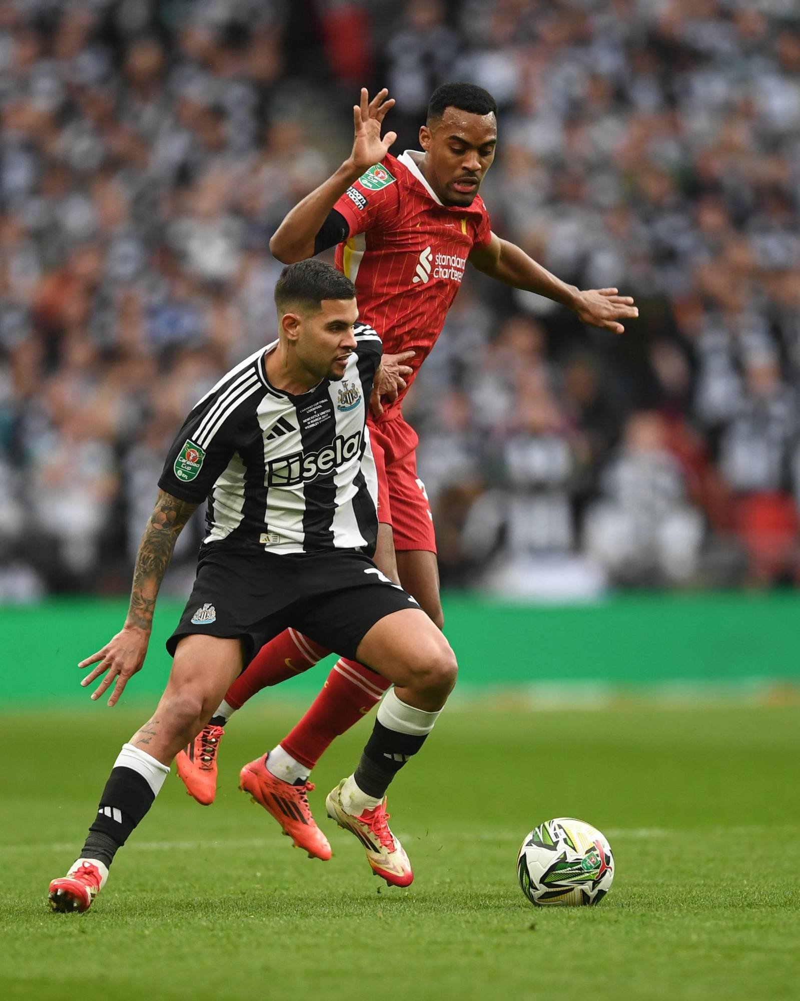 Newcastle rompe sequía de 56 años y gana la Carabao Cup ante un Liverpool en crisis $!Newcastle rompe sequía de 56 años y gana la Carabao Cup ante un Liverpool en crisis
