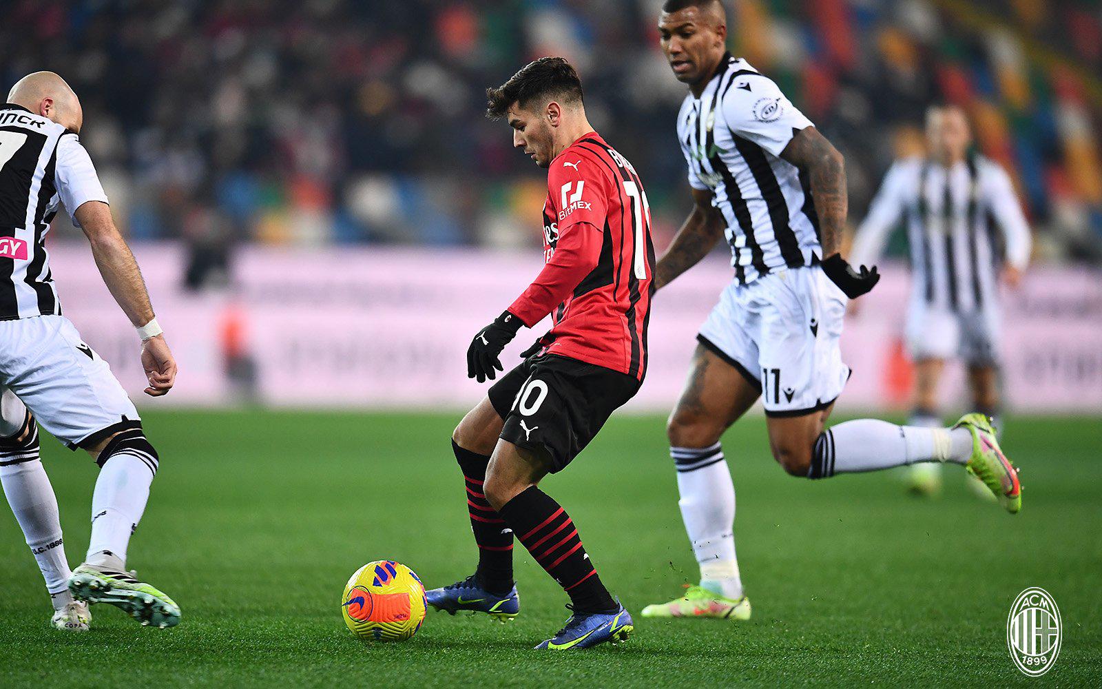 Golazo de Zlatan rescata el empate para el Milán ante el Udinese $!Golazo de Zlatan rescata el empate para el Milán ante el Udinese