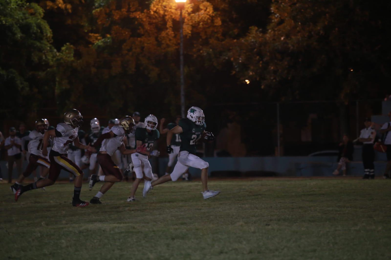 Redskins hace valer la casa ante Dragones de Culiacán, en futbol americano $!Redskins hace valer la casa ante Dragones de Culiacán, en futbol americano