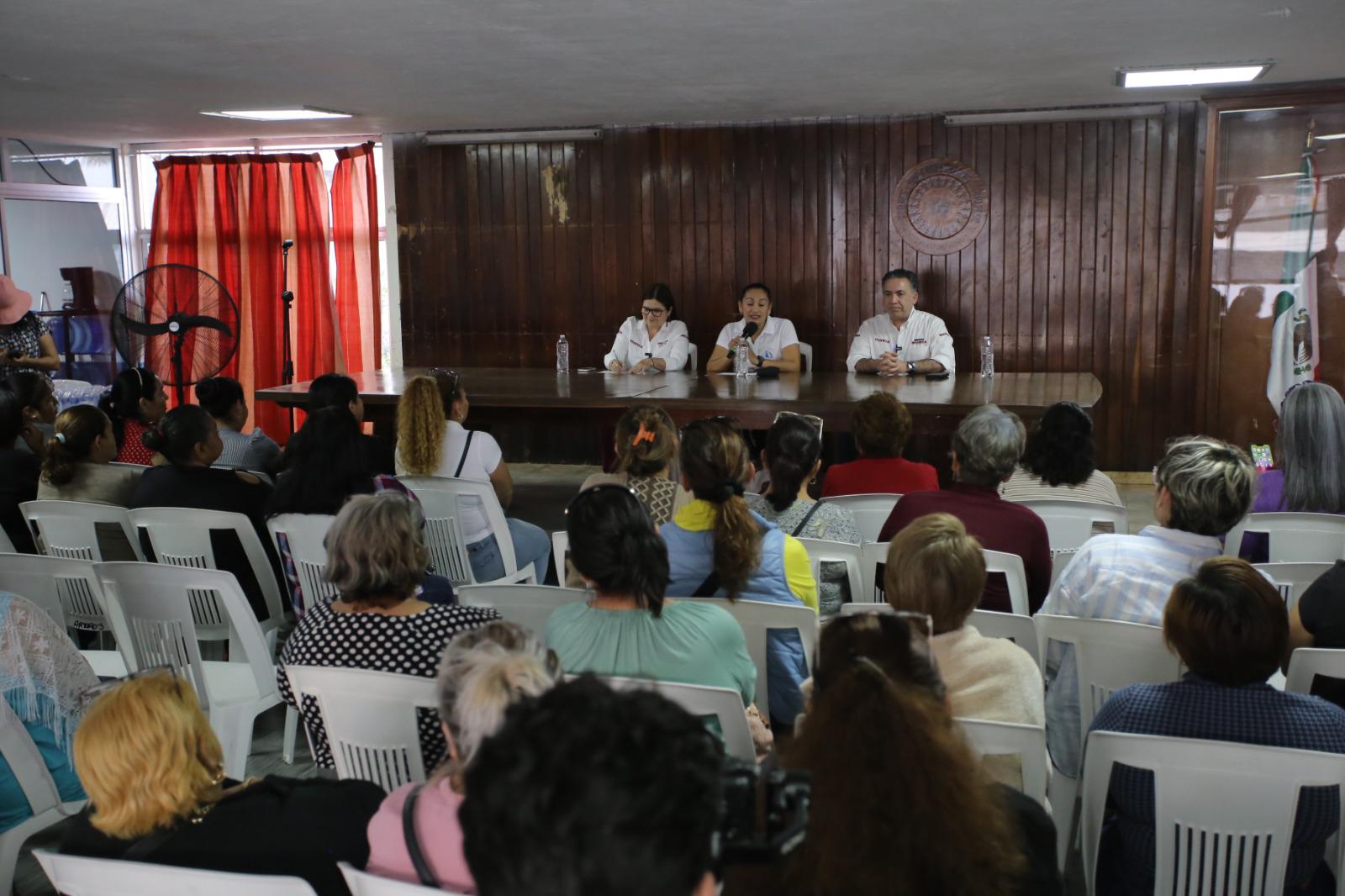 Piden mujeres empacadoras de Mazatlán que les reconozcan sus derechos laborales $!Piden mujeres empacadoras de Mazatlán que les reconozcan sus derechos laborales
