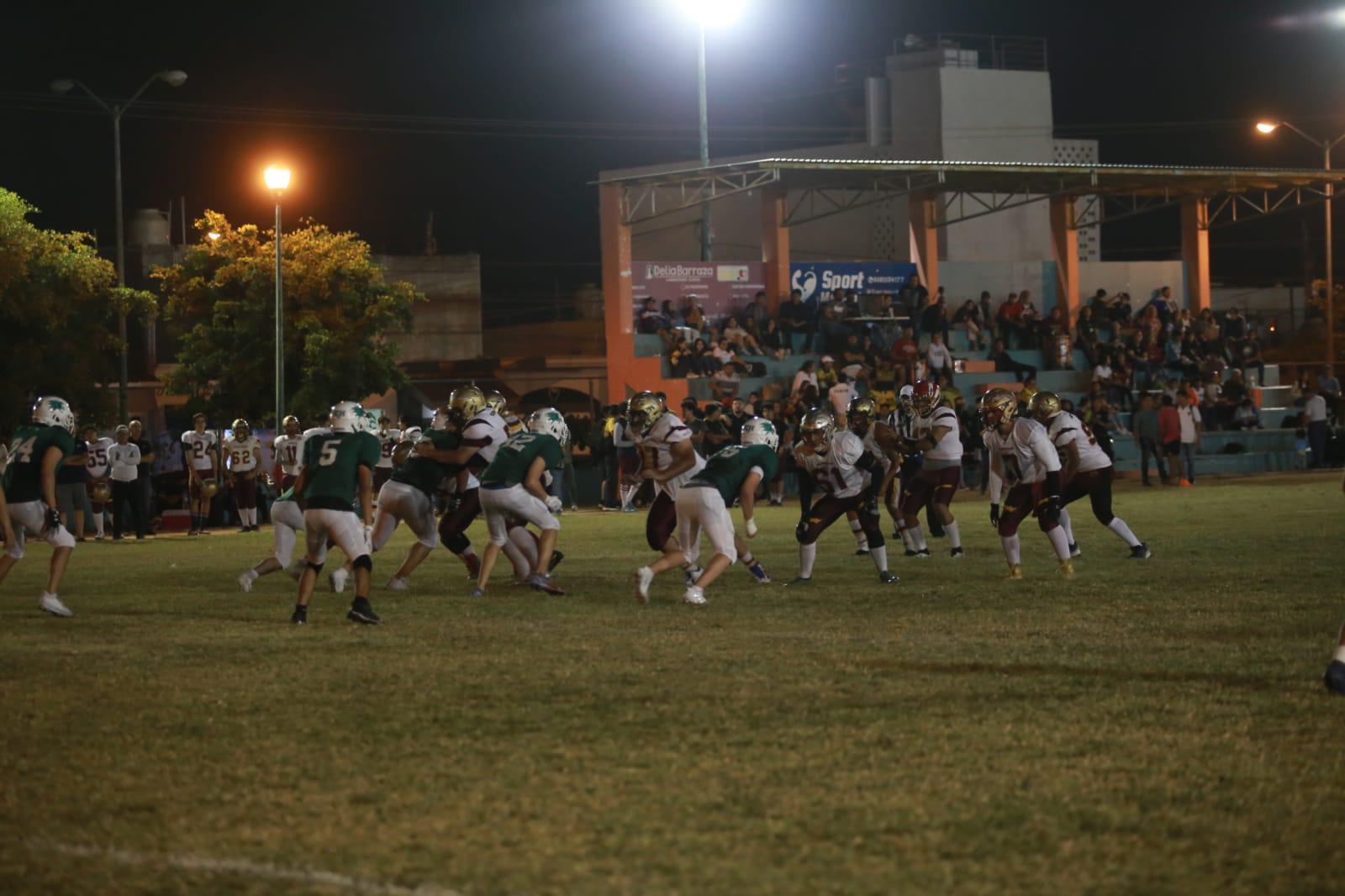 Redskins hace valer la casa ante Dragones de Culiacán, en futbol americano $!Redskins hace valer la casa ante Dragones de Culiacán, en futbol americano