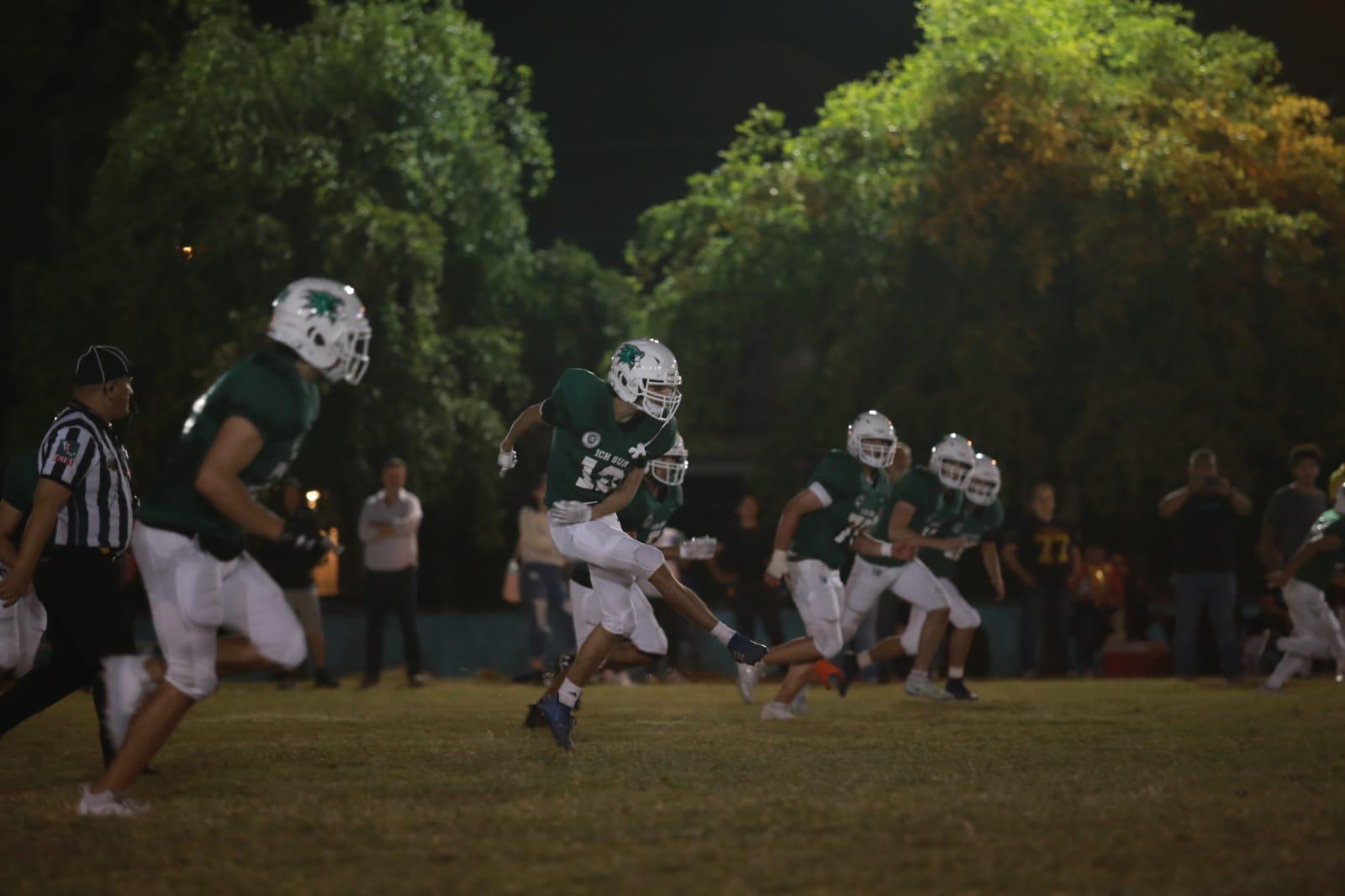 Redskins hace valer la casa ante Dragones de Culiacán, en futbol americano $!Redskins hace valer la casa ante Dragones de Culiacán, en futbol americano
