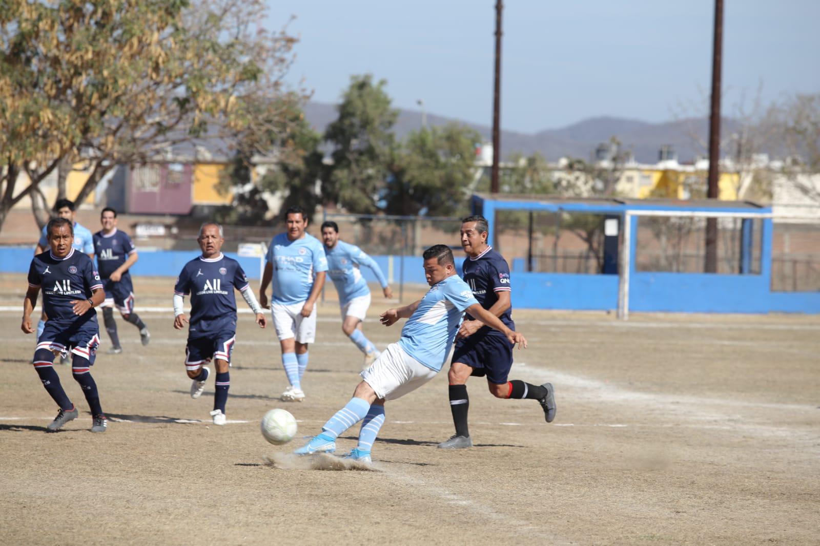 Doctor Nares continúa en la parte alta de la Liga de Futbol Intermédicos $!Doctor Nares continúa en la parte alta de la Liga de Futbol Intermédicos