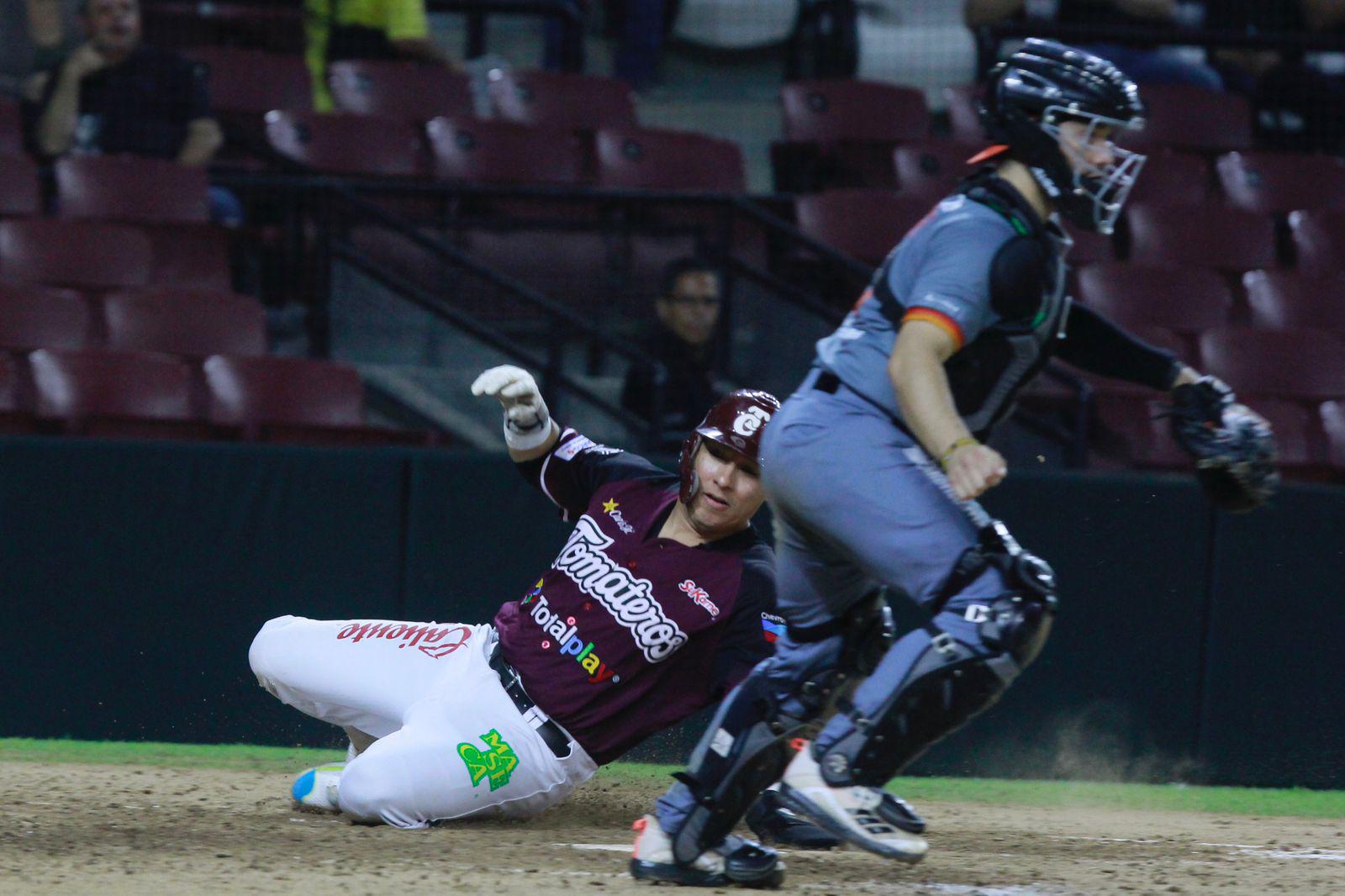 Tomateros de Culiacán liga derrotas en casa, al caer ante Naranjeros de Hermosillo $!Tomateros de Culiacán liga derrotas en casa, al caer ante Naranjeros de Hermosillo