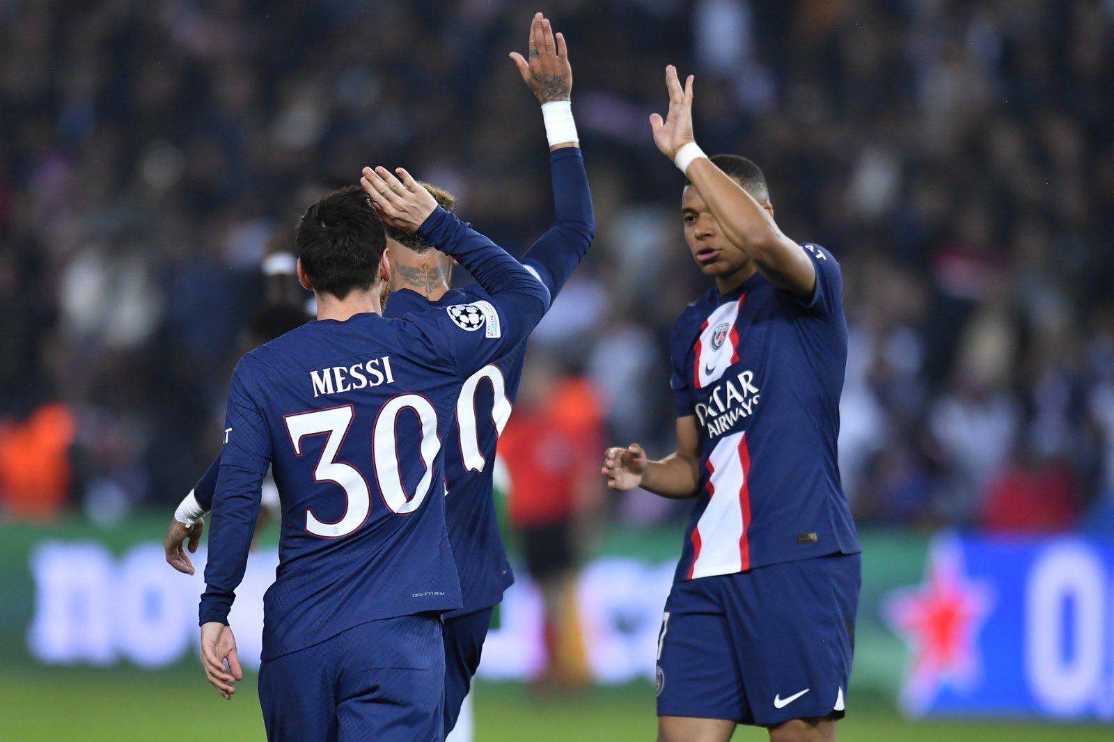Messi, Mbappé y Neymar, dinamitan triunfo del PSG, que viaja hacia los octavos de final $!Messi, Mbappé y Neymar, dinamitan triunfo del PSG, que viaja hacia los octavos de final