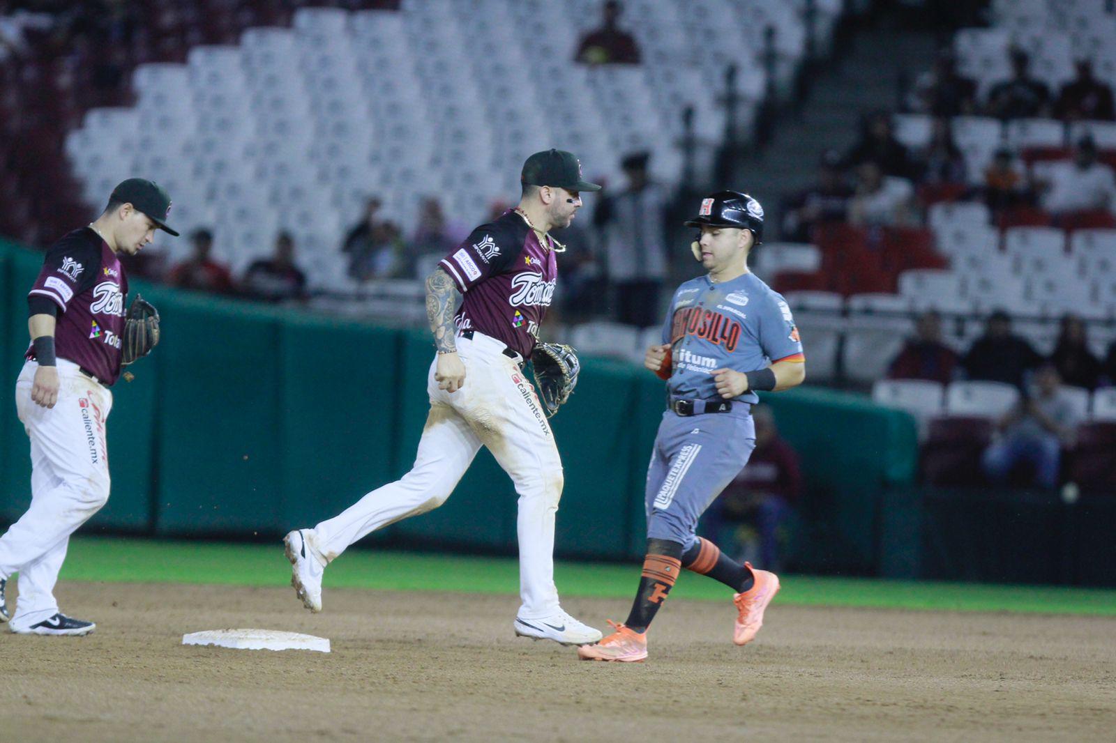 Tomateros de Culiacán liga derrotas en casa, al caer ante Naranjeros de Hermosillo $!Tomateros de Culiacán liga derrotas en casa, al caer ante Naranjeros de Hermosillo