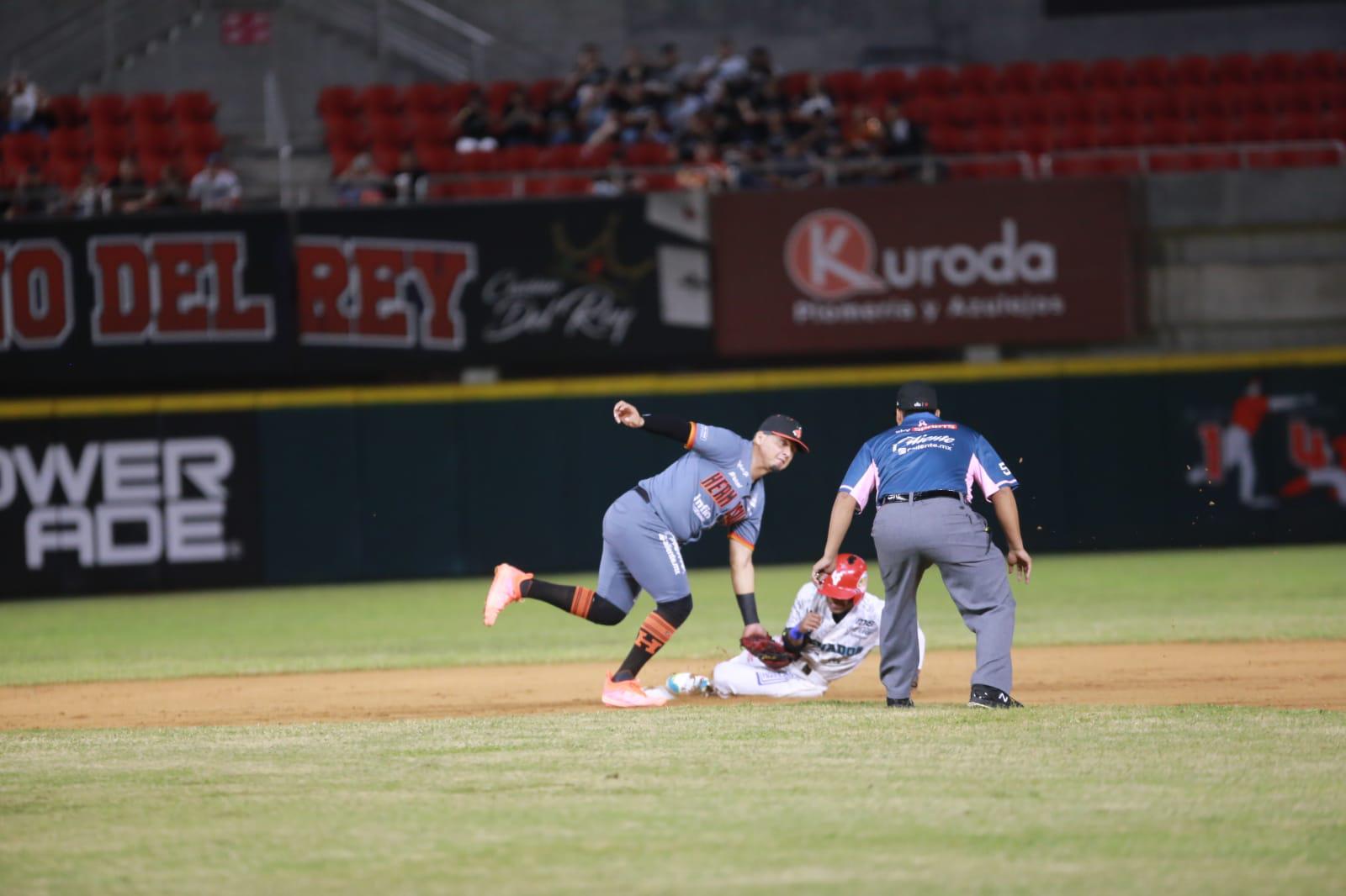 Venados de Mazatlán apalea a Naranjeros de Hermosillo para apoderarse de la cima $!Venados de Mazatlán apalea a Naranjeros de Hermosillo para apoderarse de la cima