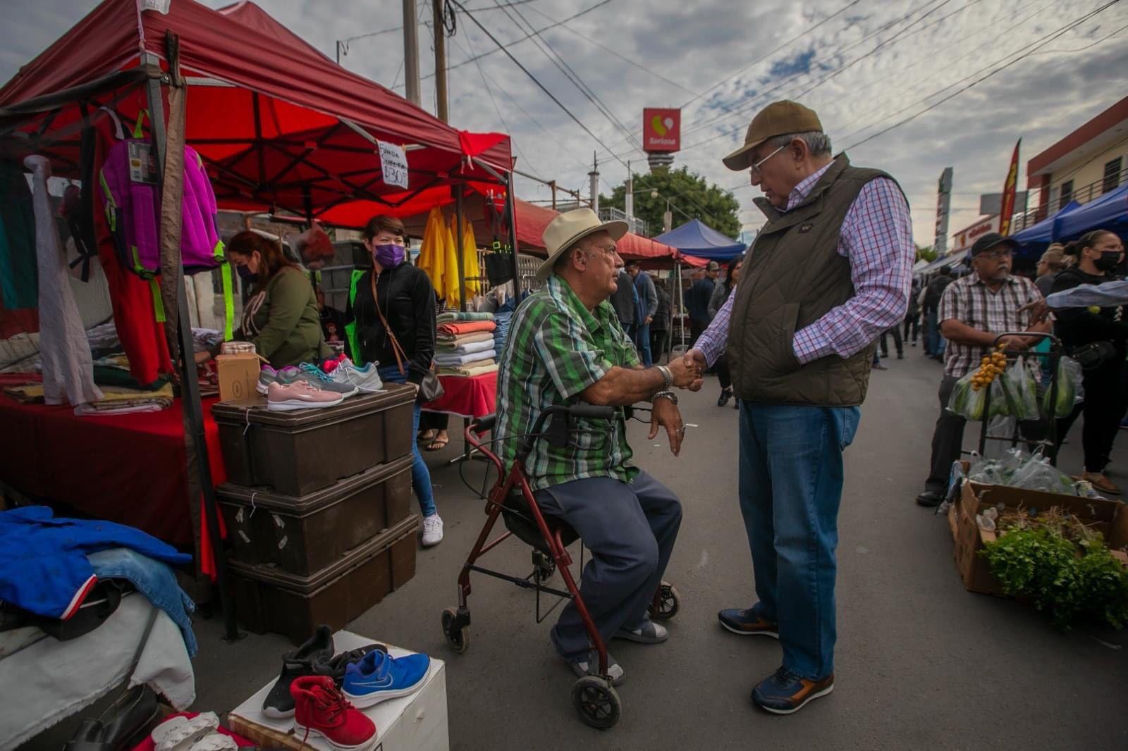 Visita Rocha Moya el tianguis Los Huizaches, en Culiacán $!Visita Rocha Moya el tianguis Los Huizaches, en Culiacán