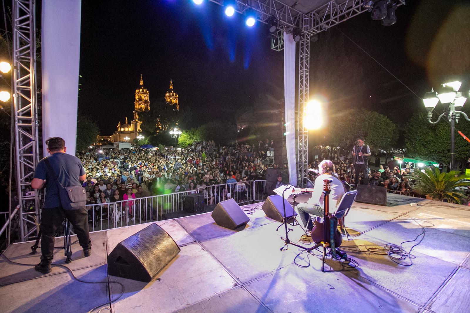 El concierto se llevó a cabo en el Corredor Constitución de Durango. $!El concierto se llevó a cabo en el Corredor Constitución de Durango.